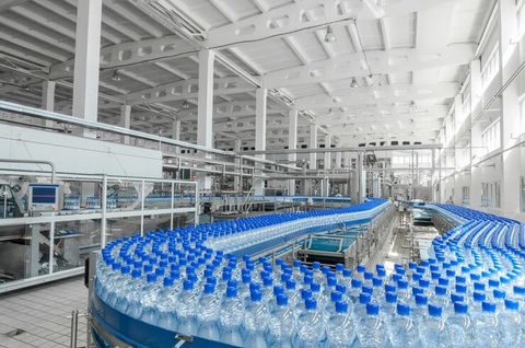 Plantas Embotelladoras de Agua: Guía Informativa para Comprender su Funcionamiento y Procesos