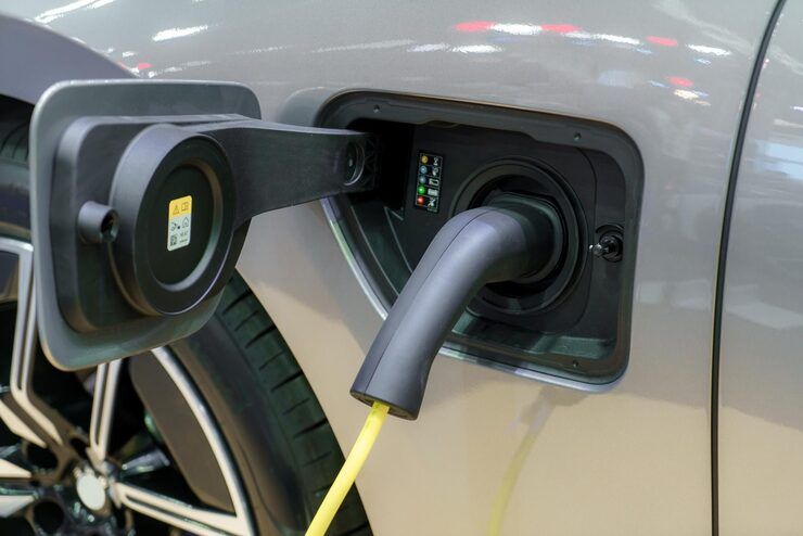 Equipos de Carga para Vehículos Eléctricos: Guía Informativa para Comprender su Funcionamiento y Aplicaciones
