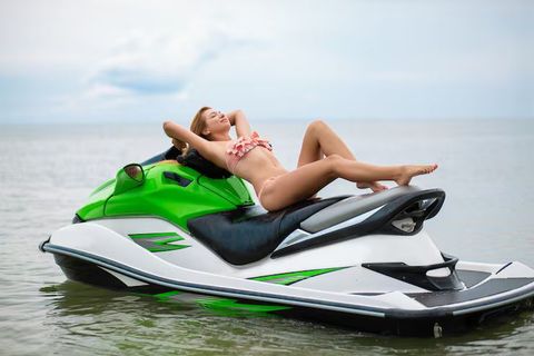 Descubrir Aventuras en Moto Acuática: Guía, Perspectivas y Recursos de Turismo Marino